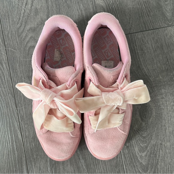 Pink PUMA Basket Heart sneakers with bows | 6.5 - Picture 3 of 9